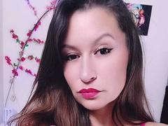 RenataMilf - female with brown hair webcam at xLoveCam