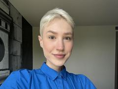 Rhoksi - blond female webcam at xLoveCam