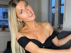 Ricarda-Wolf-hot - blond female webcam at xLoveCam