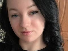 RikkiTTikki - female with brown hair webcam at xLoveCam