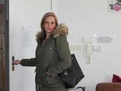 Rikki-hot - blond female webcam at xLoveCam