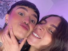 RileyAndAlexa - female webcam at xLoveCam