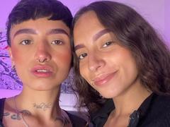 RileyAndAlexa - female webcam at xLoveCam