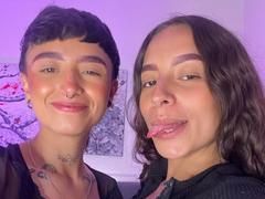 RileyAndAlexa - female webcam at xLoveCam