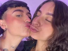 RileyAndAlexa - female webcam at xLoveCam