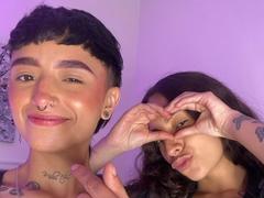 RileyAndAlexa - female webcam at xLoveCam