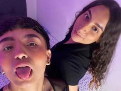 RileyAndAlexa - female webcam at xLoveCam