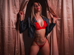 RileySweet - blond female with  small tits webcam at xLoveCam