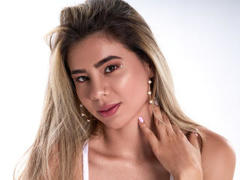 RileySweet - blond female with  big tits webcam at xLoveCam