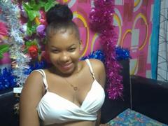 RinaXoxo - female with black hair webcam at xLoveCam