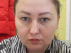 Riniya - female with brown hair and  small tits webcam at xLoveCam