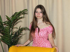 RinaAshley - female with brown hair webcam at LiveJasmin