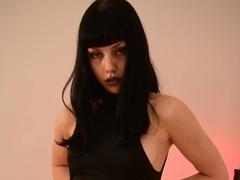 Riverly - female with black hair webcam at xLoveCam