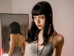 Riverly - female with black hair webcam at xLoveCam