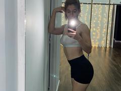 RobertaWood - female webcam at xLoveCam