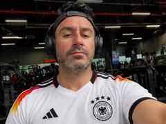 RodherX - male webcam at xLoveCam
