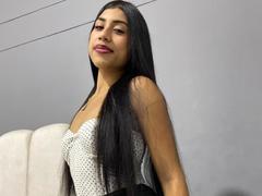 RoomieSsecretsss - couple webcam at xLoveCam