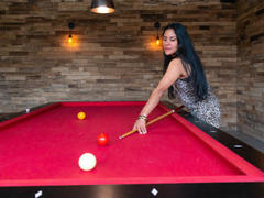 RoraimAnaggie - female with brown hair webcam at xLoveCam