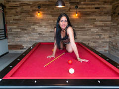 RoraimAnaggie - female with brown hair webcam at xLoveCam