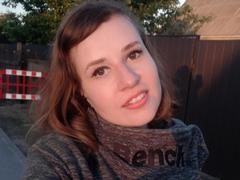 RosaJillian - female with brown hair webcam at xLoveCam