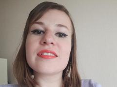 RosaJillian - female with brown hair webcam at xLoveCam