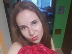 RosaJillian - female with brown hair webcam at xLoveCam