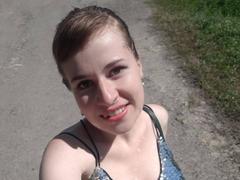 RosaJillian - female with brown hair webcam at xLoveCam