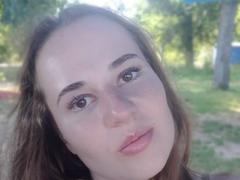 RosaJillian - female with brown hair webcam at xLoveCam