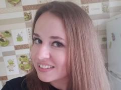 RosaJillian - female with brown hair webcam at xLoveCam