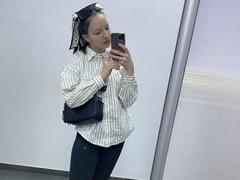 RosaNelsson - female with black hair webcam at xLoveCam