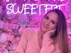 RosalieFleur - female with brown hair webcam at xLoveCam