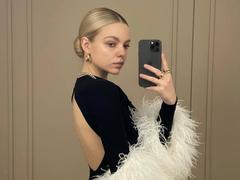 Rosallia - female with brown hair and  big tits webcam at xLoveCam