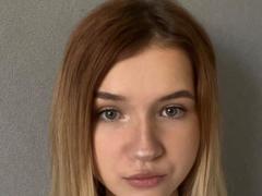 EulaKiely - female with brown hair webcam at LiveJasmin