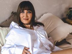 RoseClarke - female with brown hair webcam at LiveJasmin