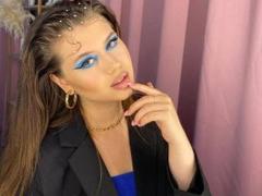 RoseHamble-hot - female with brown hair webcam at xLoveCam