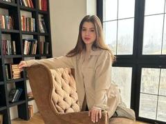 RoseHamble-hot - female with brown hair webcam at xLoveCam