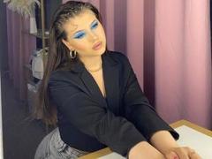 RoseHamble-hot - female with brown hair webcam at xLoveCam