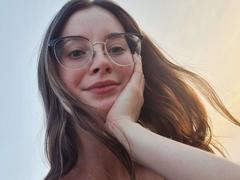 RoseTease - female with brown hair and  small tits webcam at xLoveCam