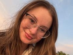 RoseTease - female with brown hair and  small tits webcam at xLoveCam