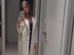 RoseTease - female with brown hair and  small tits webcam at xLoveCam