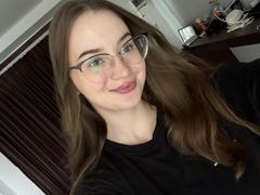 RoseTease - female with brown hair and  small tits webcam at xLoveCam