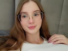 RoseTease - female with brown hair and  small tits webcam at xLoveCam