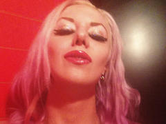 RoseVampire - blond female with  big tits webcam at xLoveCam