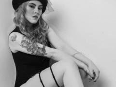 RoseanneFaded - female with red hair webcam at xLoveCam