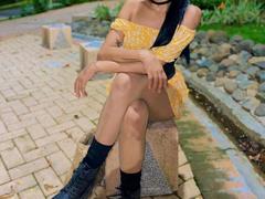 RosieRouse - female with black hair webcam at LiveJasmin