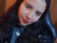 RosieTurner - female with  big tits webcam at xLoveCam