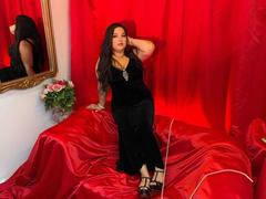 RositaBennet - female with brown hair webcam at xLoveCam