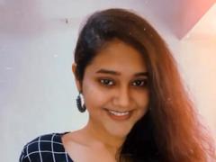 Rosysona - female with brown hair and  small tits webcam at xLoveCam