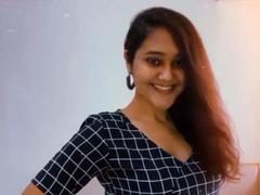 Rosysona - female with brown hair and  small tits webcam at xLoveCam