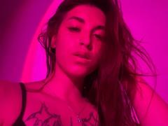 DinorahYanke - female with brown hair webcam at xLoveCam